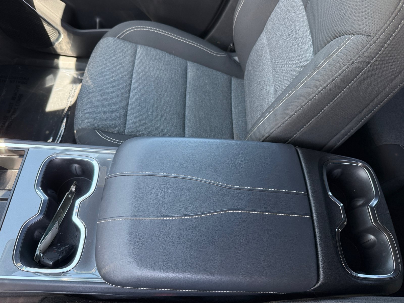 Used 2025 Summit White GMC Elevation image 14