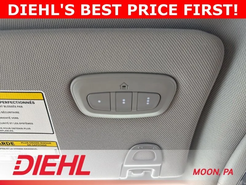 Used 2022 White Jeep Latitude image 33
