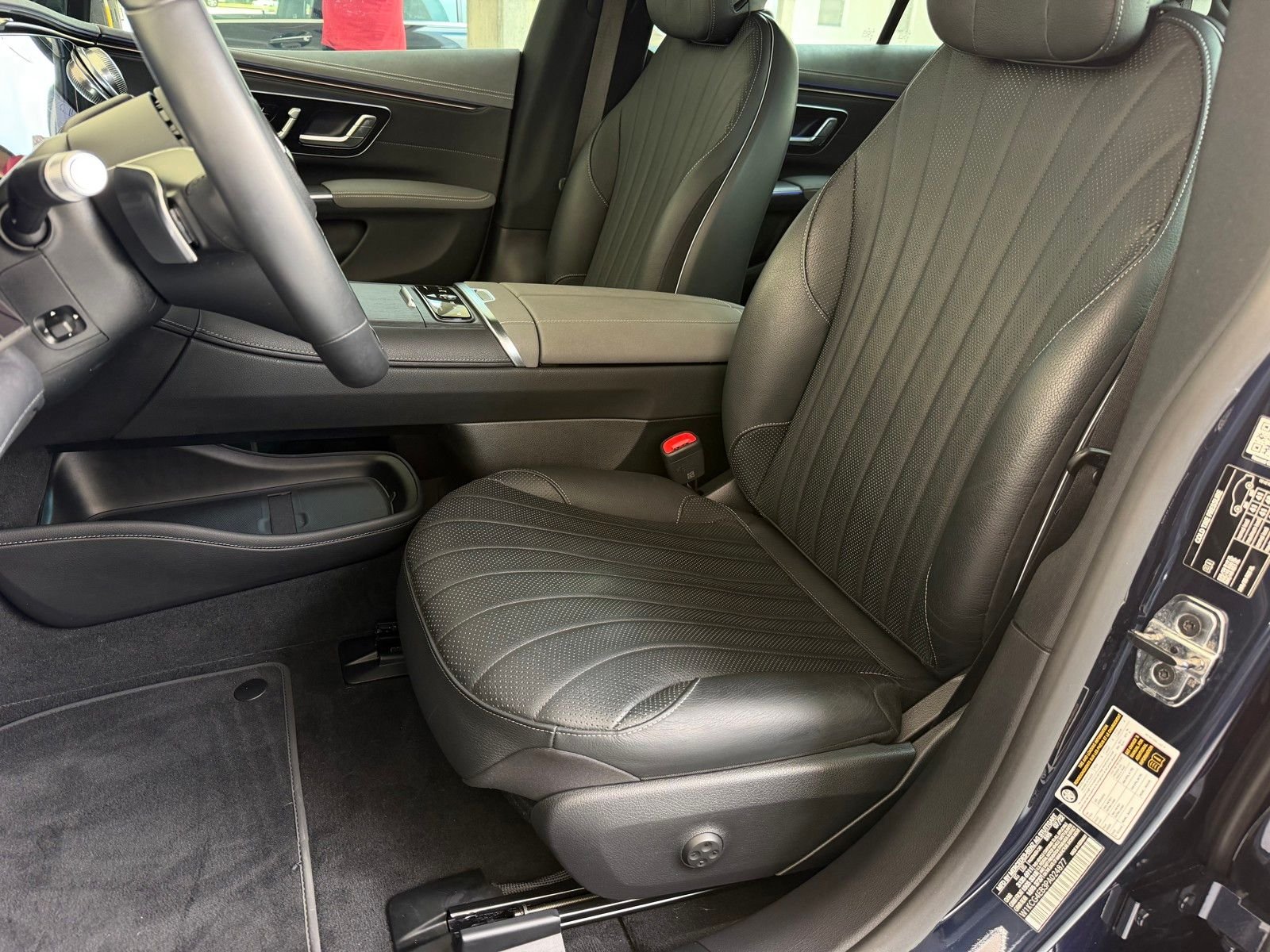Certified Used 2023 Blue Mercedes-Benz 580 image 10