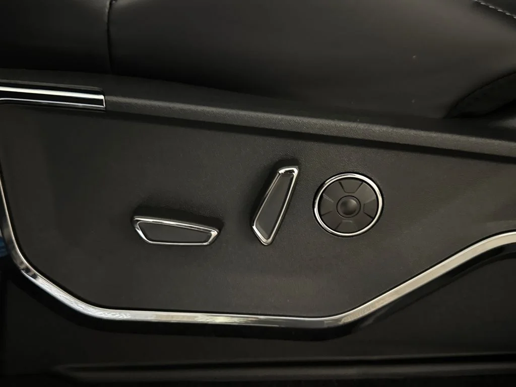 New 2026 Gray Ford Platinum image 25