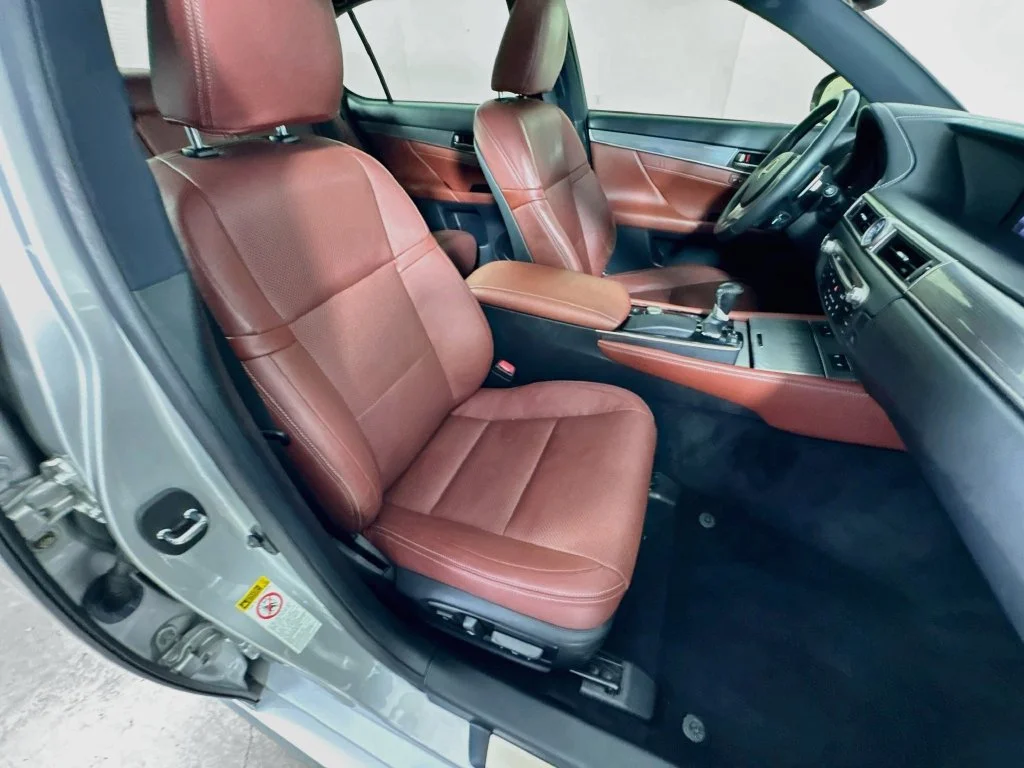 Used 2013 Silver Lexus 350 image 36
