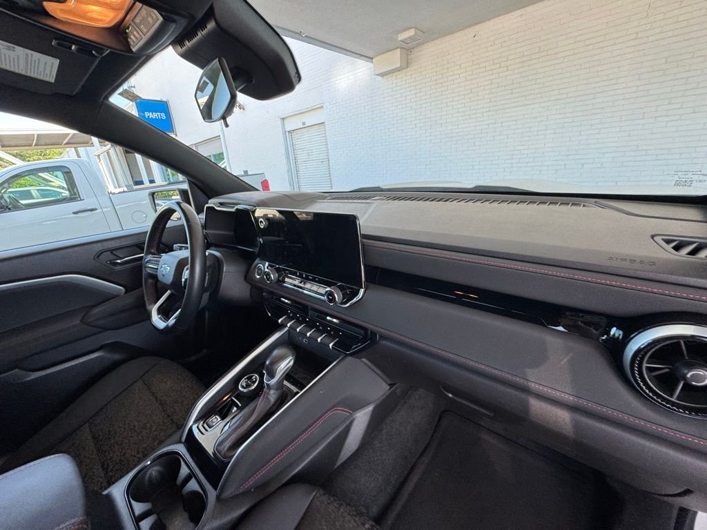 Used 2023 White Chevrolet Z71 image 17