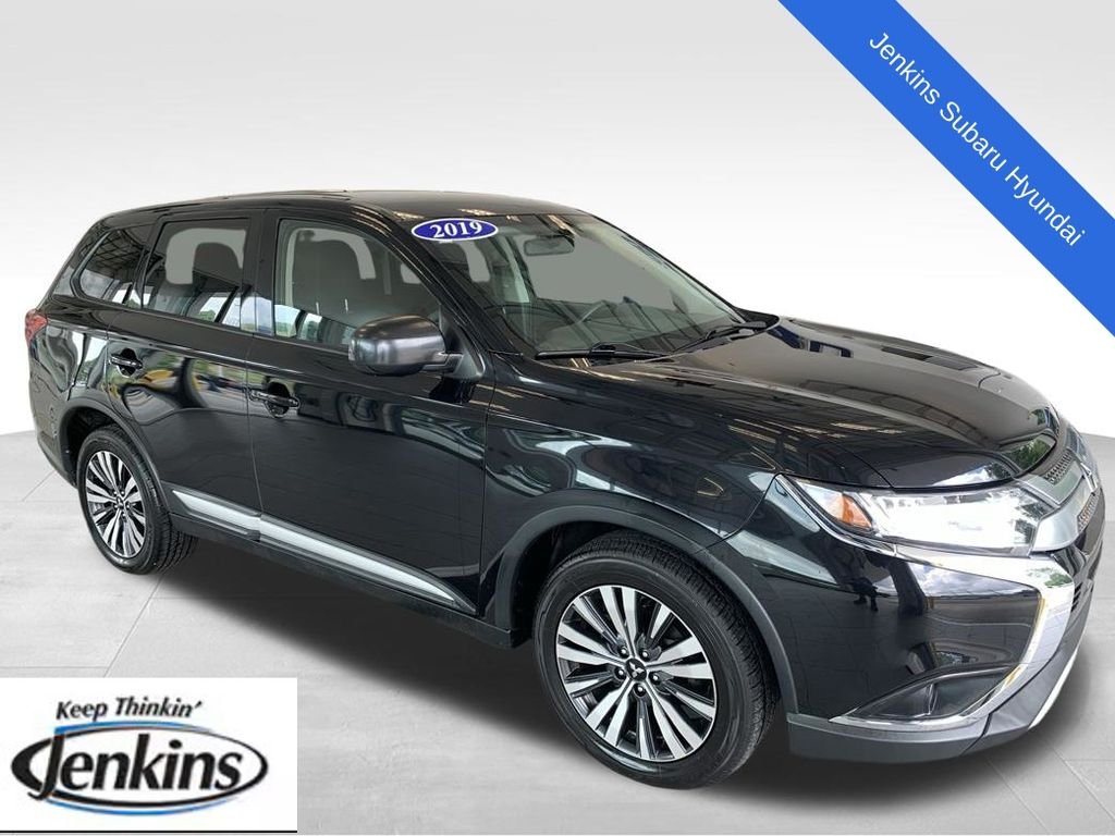 Used 2019  Mitsubishi ES image 1