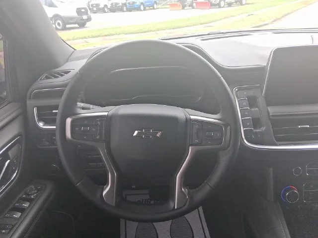 Used 2023 Gray Chevrolet Z71 image 23