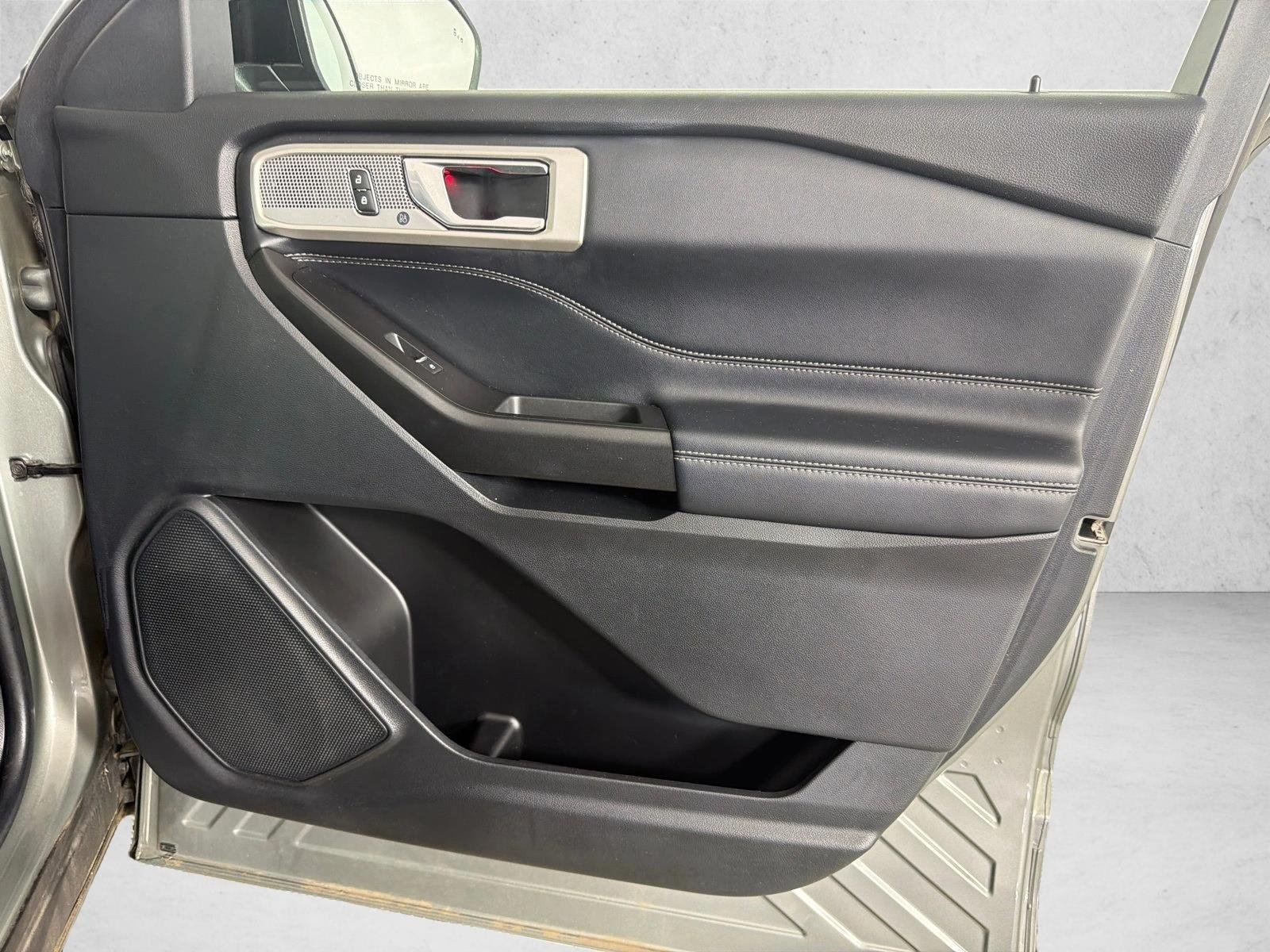 Used 2020 Silver Spruce Metallic Ford Limited image 15