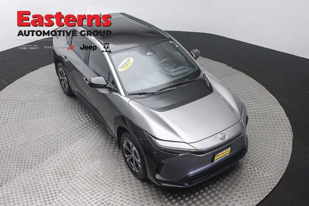 Used 2023 Gray Toyota XLE image 3