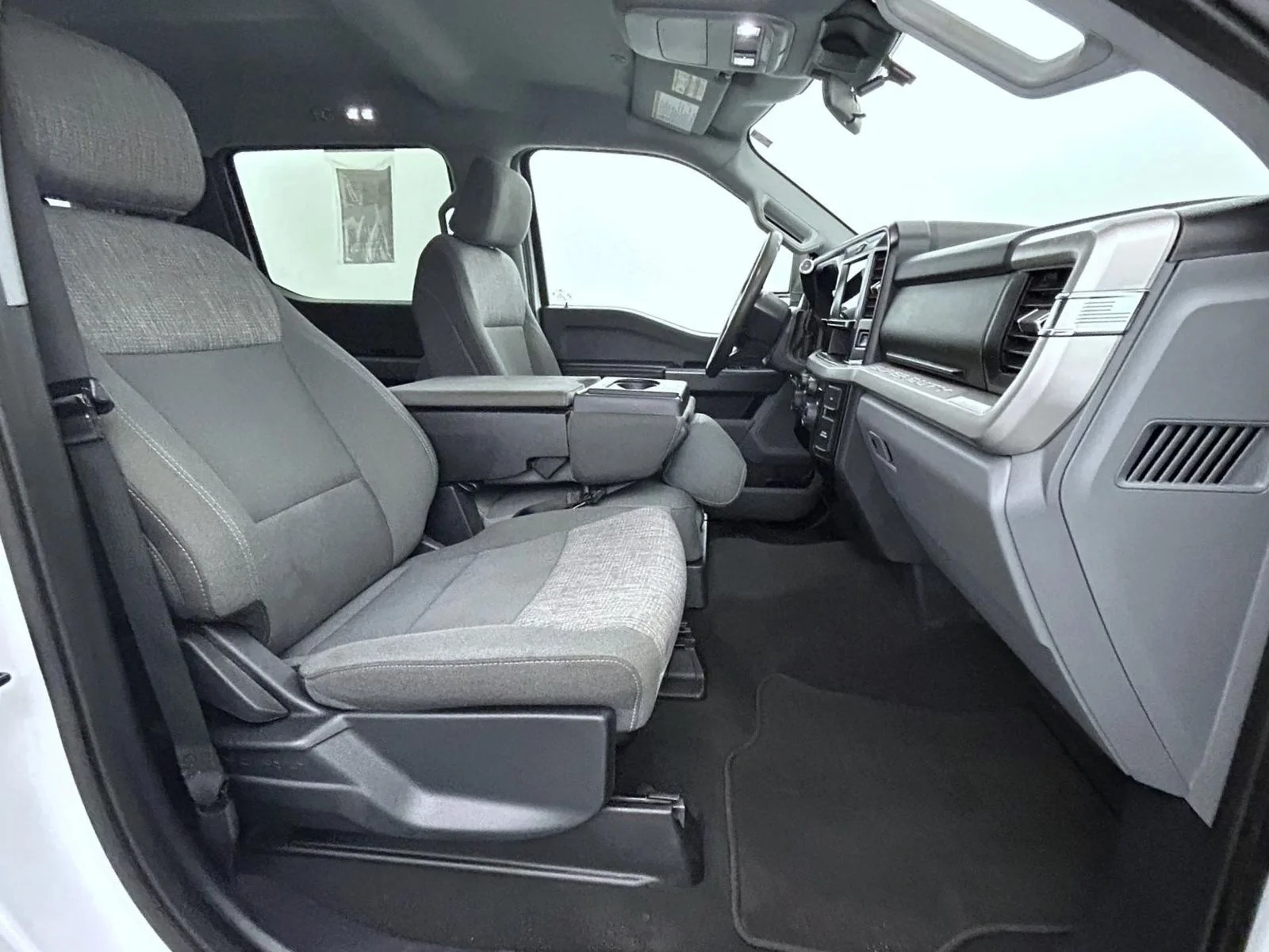 Used 2025 White Ford XLT image 15