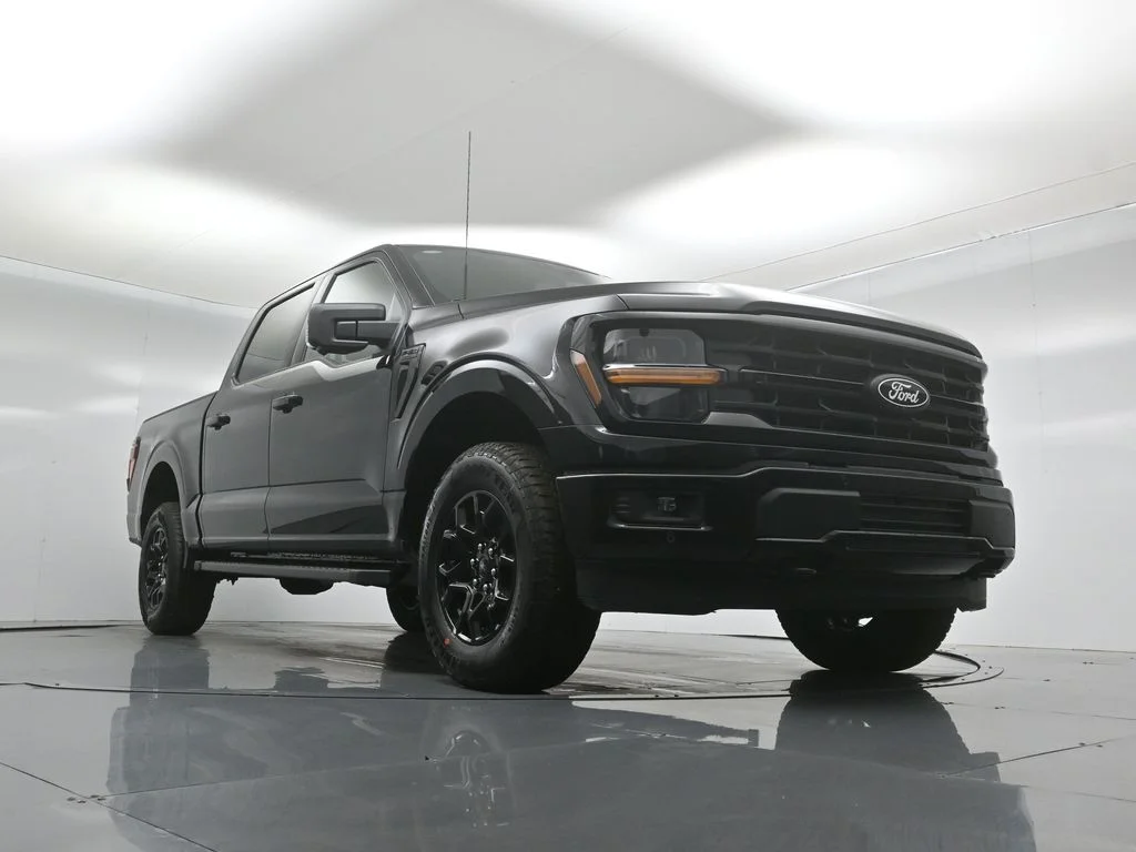 New 2026 Agate Black Metallic Ford XLT image 44