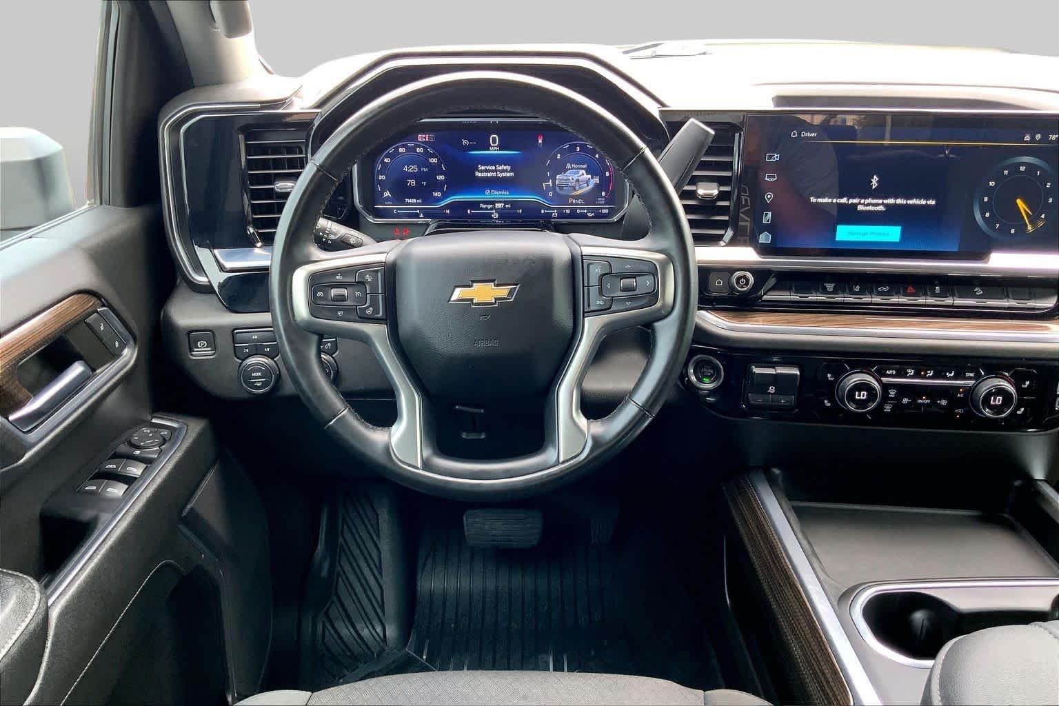 Used 2024 Summit White Chevrolet LT image 6