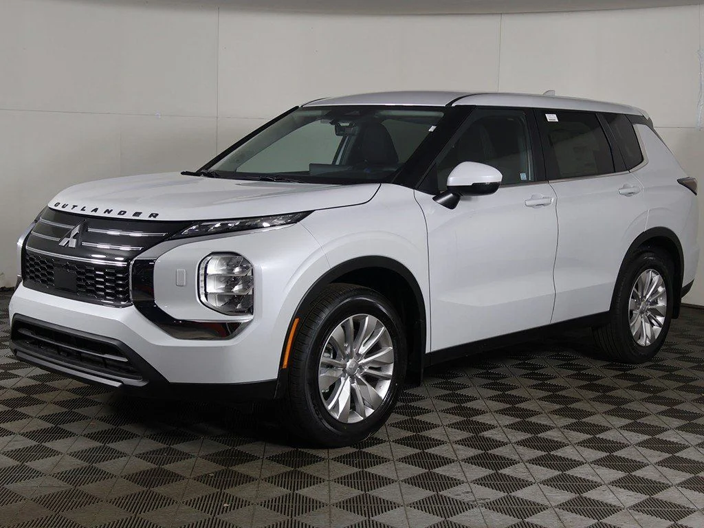 2026 Mitsubishi Outlander ES - Photo 7