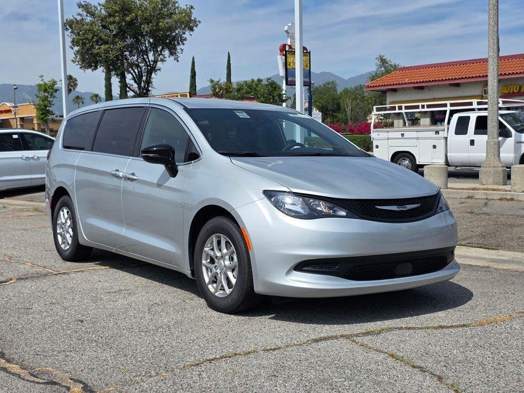 2026 Chrysler Voyager LX's photo