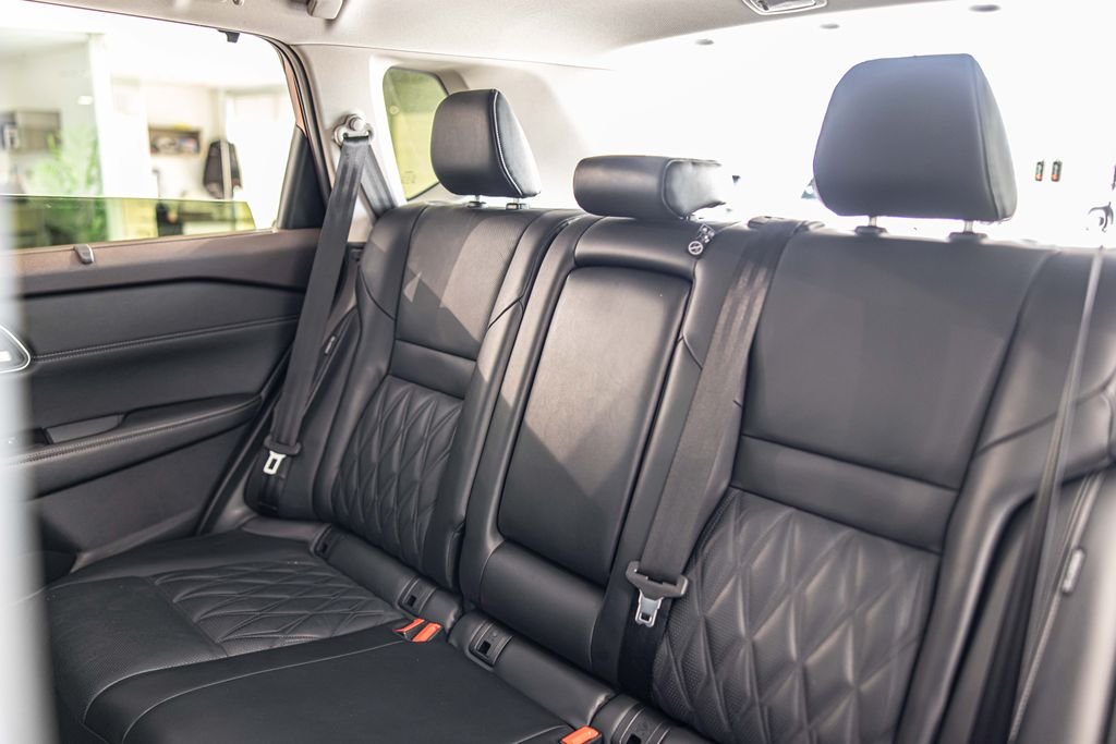 Used 2023 Red Nissan Platinum image 32