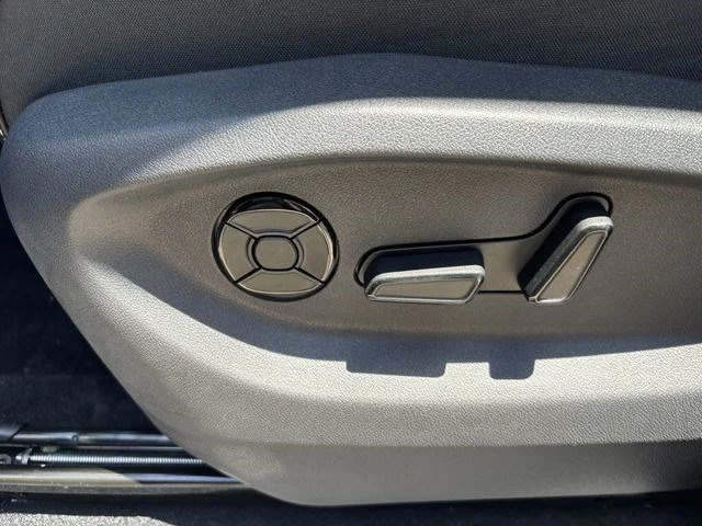 New 2026 Blue Volkswagen SE image 23