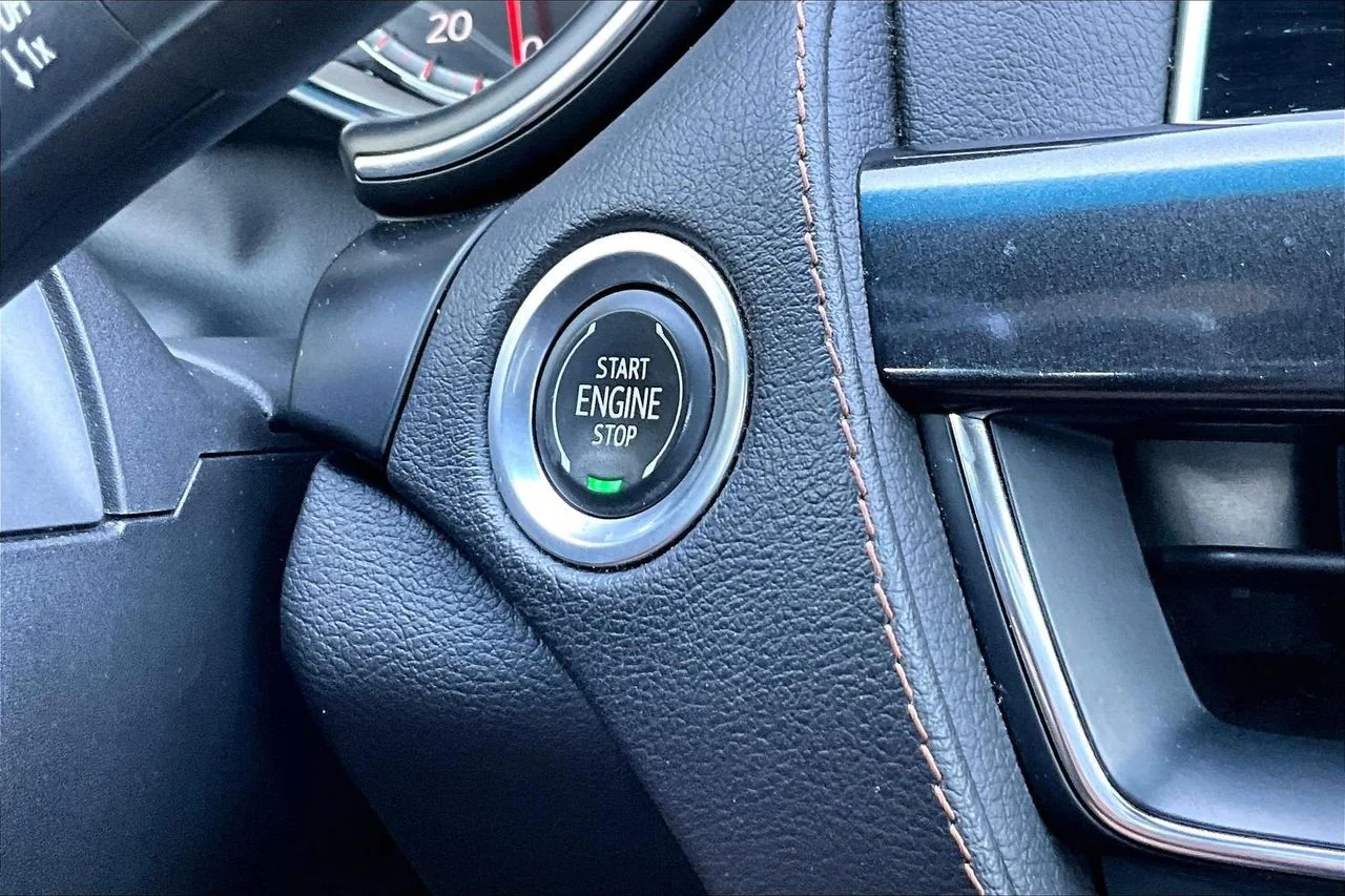 Certified Used 2022 Black Cadillac V-Series image 27