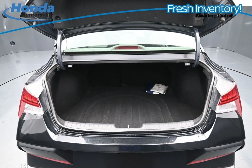 Used 2025 Abyss Black Hyundai SEL Convenience image 12