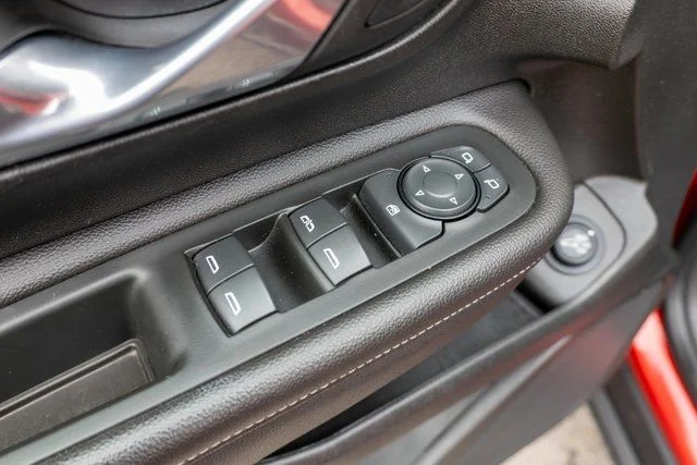 Used 2022 Red GMC SLT image 19