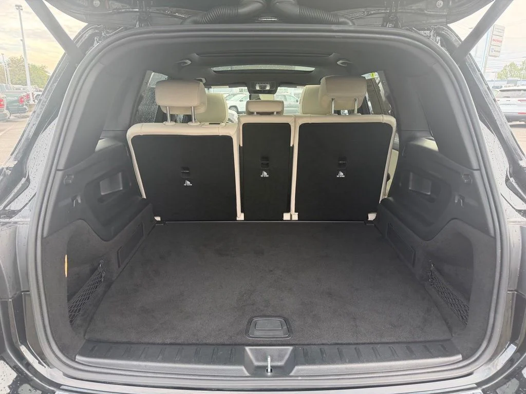 Used 2023 Black Mercedes-Benz 300 image 11