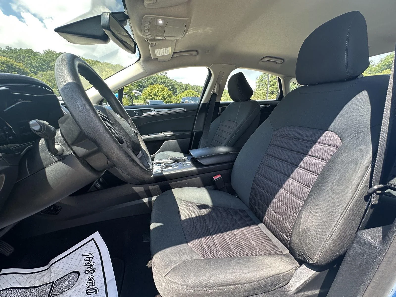 Used 2020 BLUE Ford SE image 9