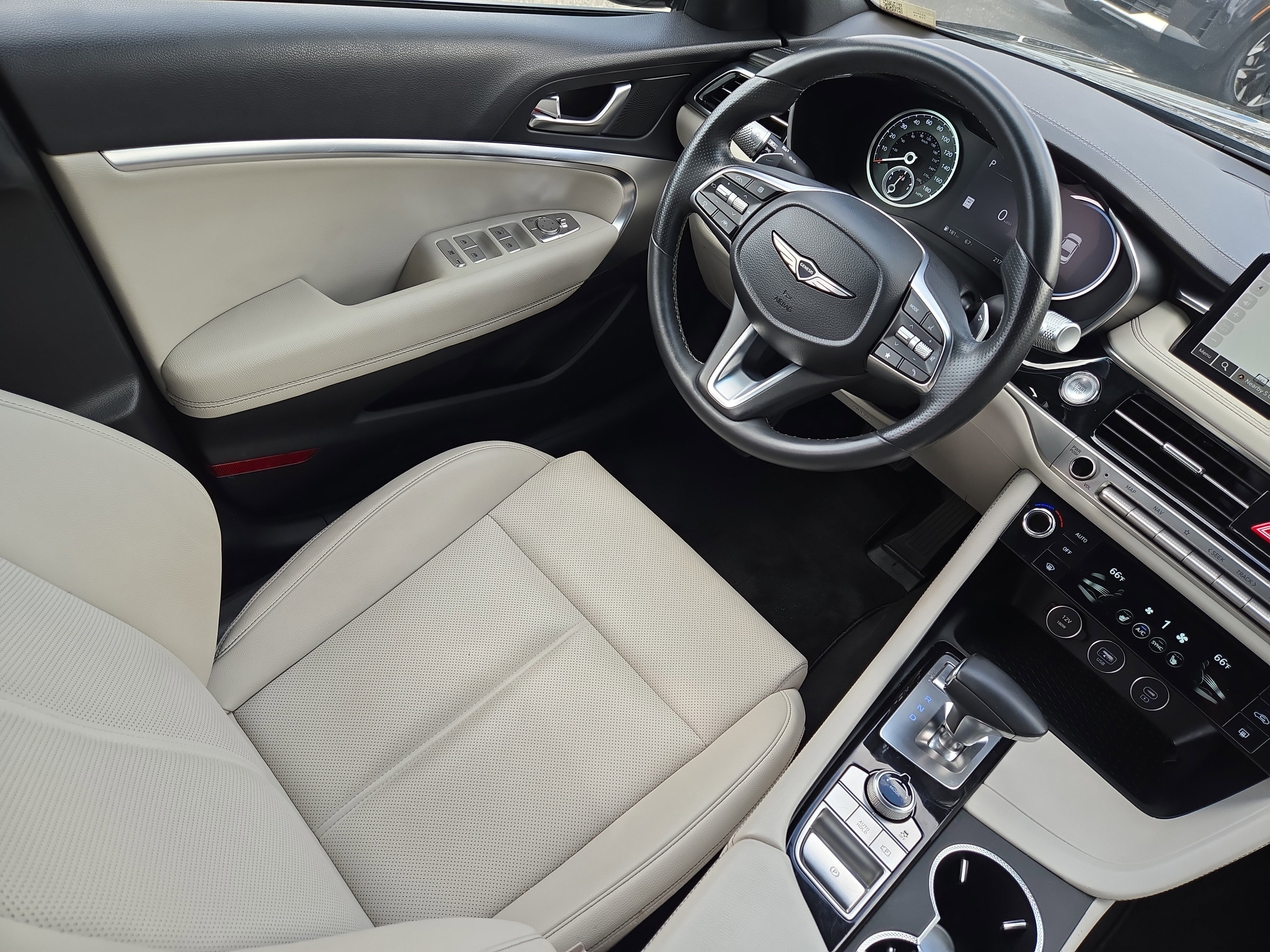 2025 GENESIS G70 Standard - Photo 16
