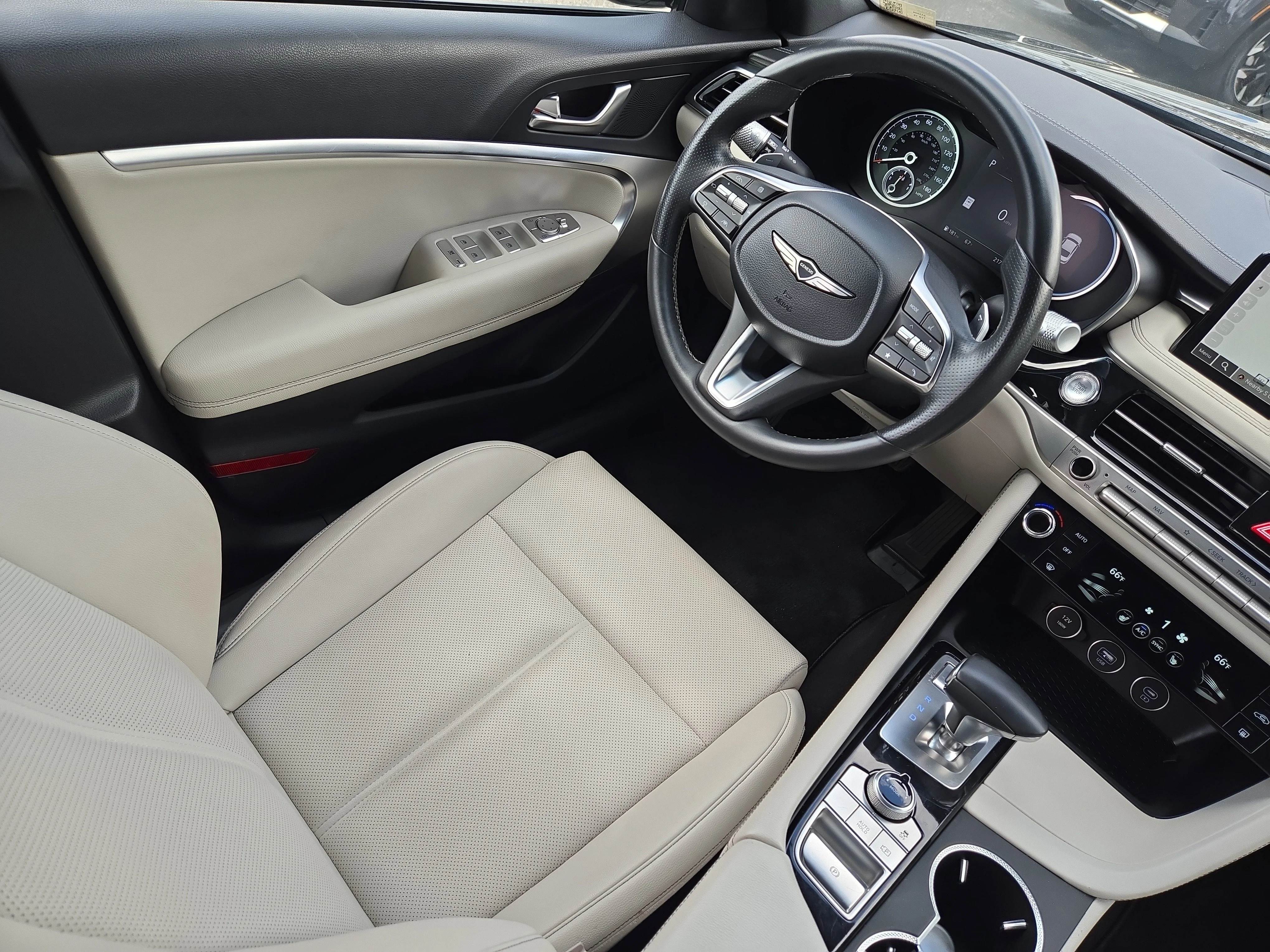 2025 GENESIS G70 Standard - Photo 16