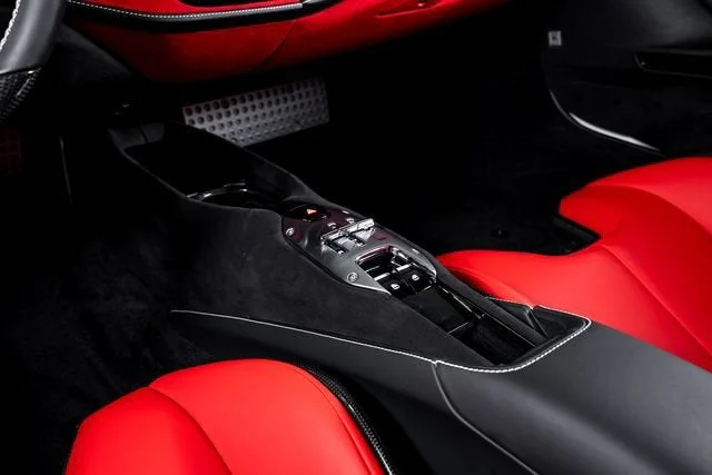 Used 2023 Bianco Avus Ferrari  image 33