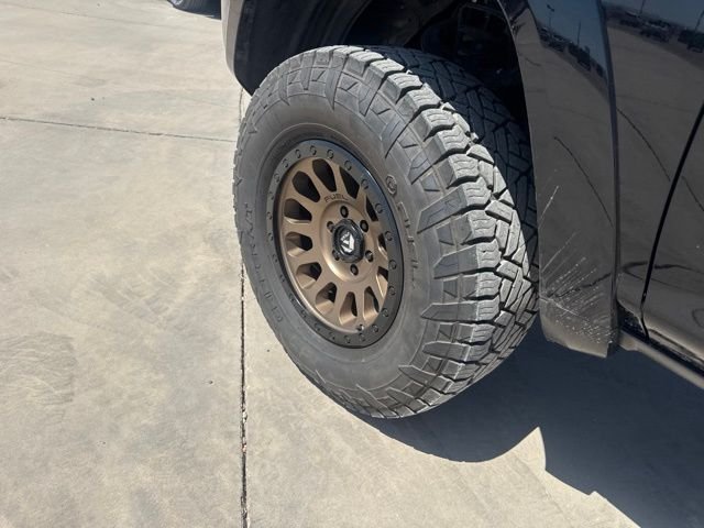 2018 Toyota 4Runner SR5 - Photo 8