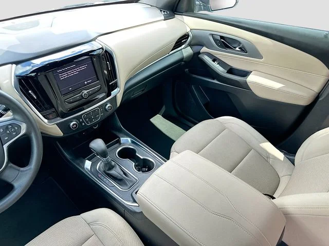 Used 2022 Silver Chevrolet LS image 21