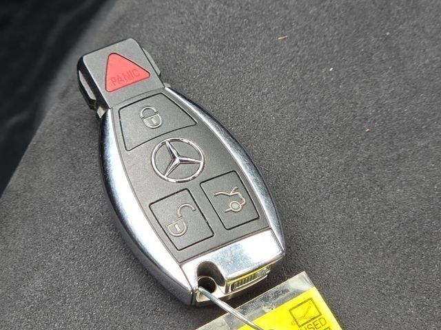 Used 2018 White Mercedes-Benz GLA 250 image 38