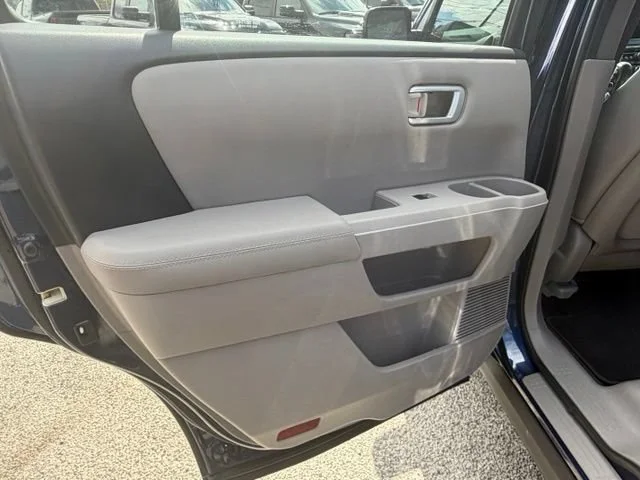 Used 2013 Blue Honda EX-L image 17