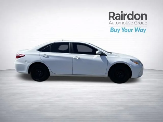Used 2015 Super White Toyota XLE image 8