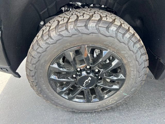 New 2026 Sterling Gray Metallic Chevrolet LT image 13