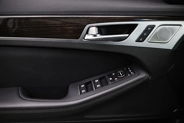 Used 2020 Himalayan Gray Genesis 3.8 image 14