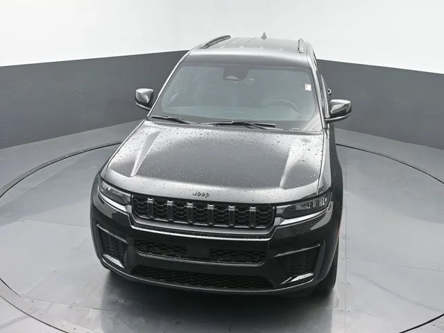 New 2026 Diamond Black Crystal Pearl-Coat Exterior Paint Jeep Altitude image 29