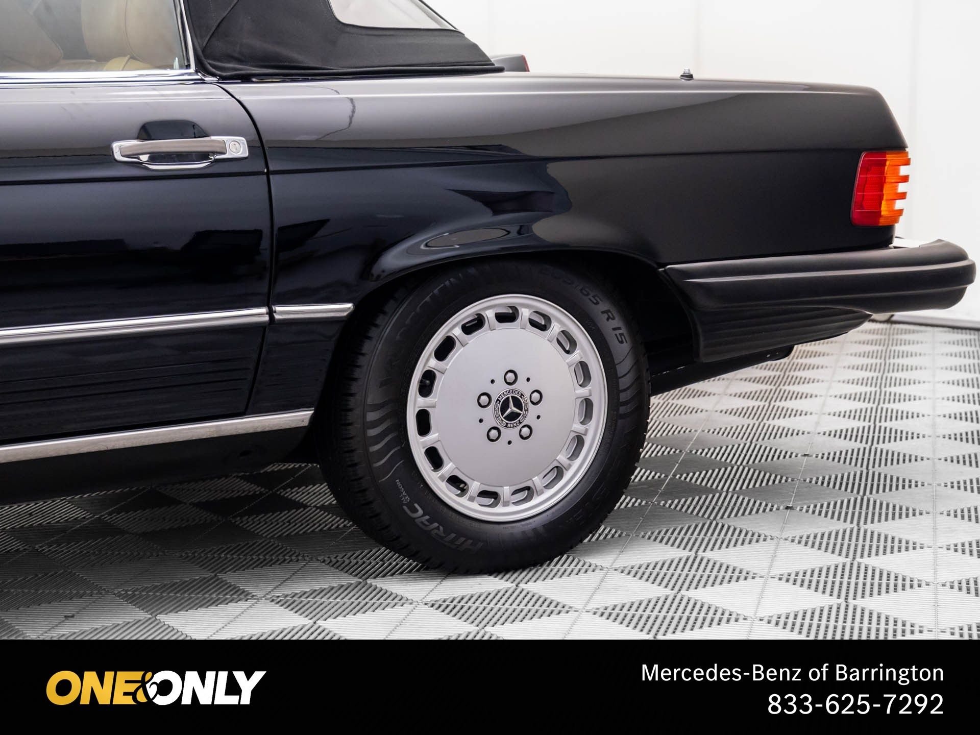 Used 1987 Black Mercedes-Benz 560 SL image 33