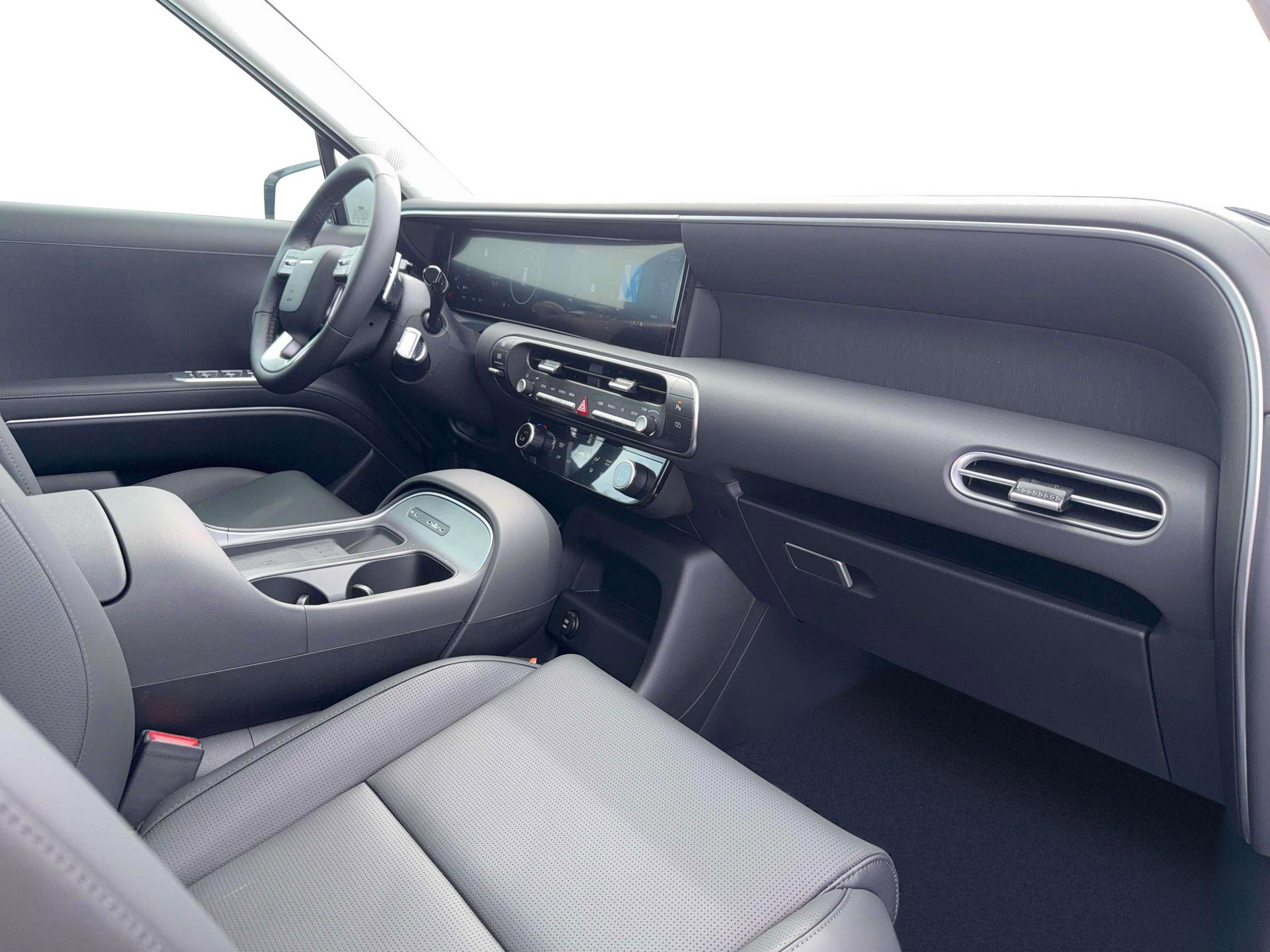 New 2026 Abyss Black Pearl Hyundai Blue SEL 7P image 10