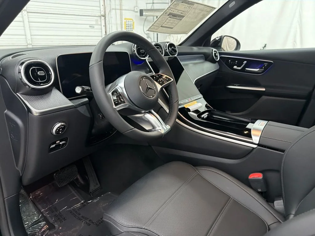 New 2027 Black Mercedes-Benz GLC 300 image 12
