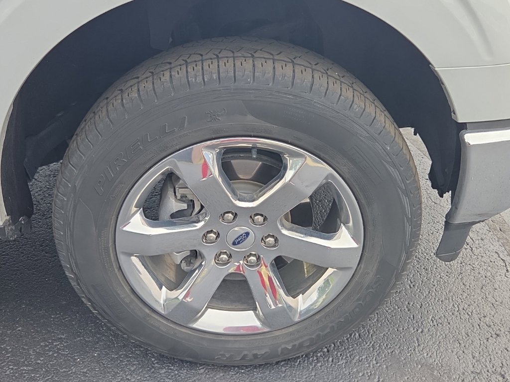 Used 2023 White Ford XLT image 12