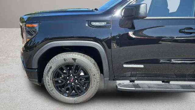 Used 2025 Black GMC Elevation image 31