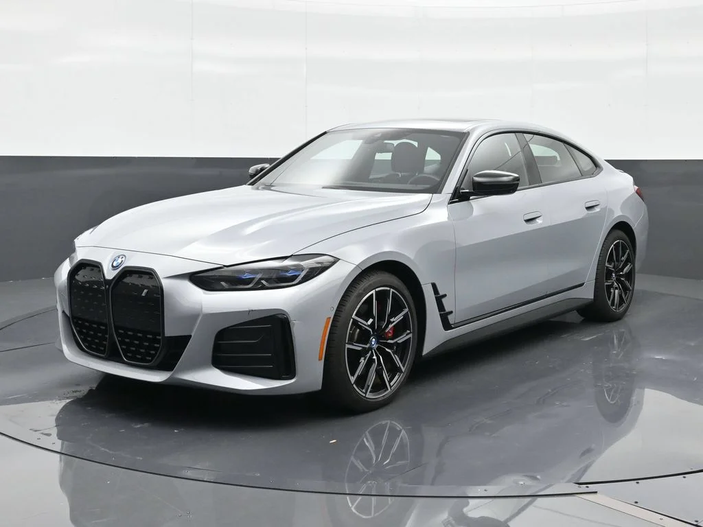 2023 BMW i4 eDrive40's photo