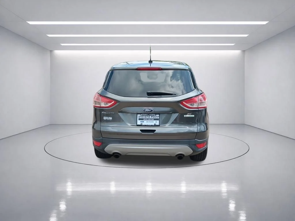 Used 2016 Magnetic Ford SE image 5