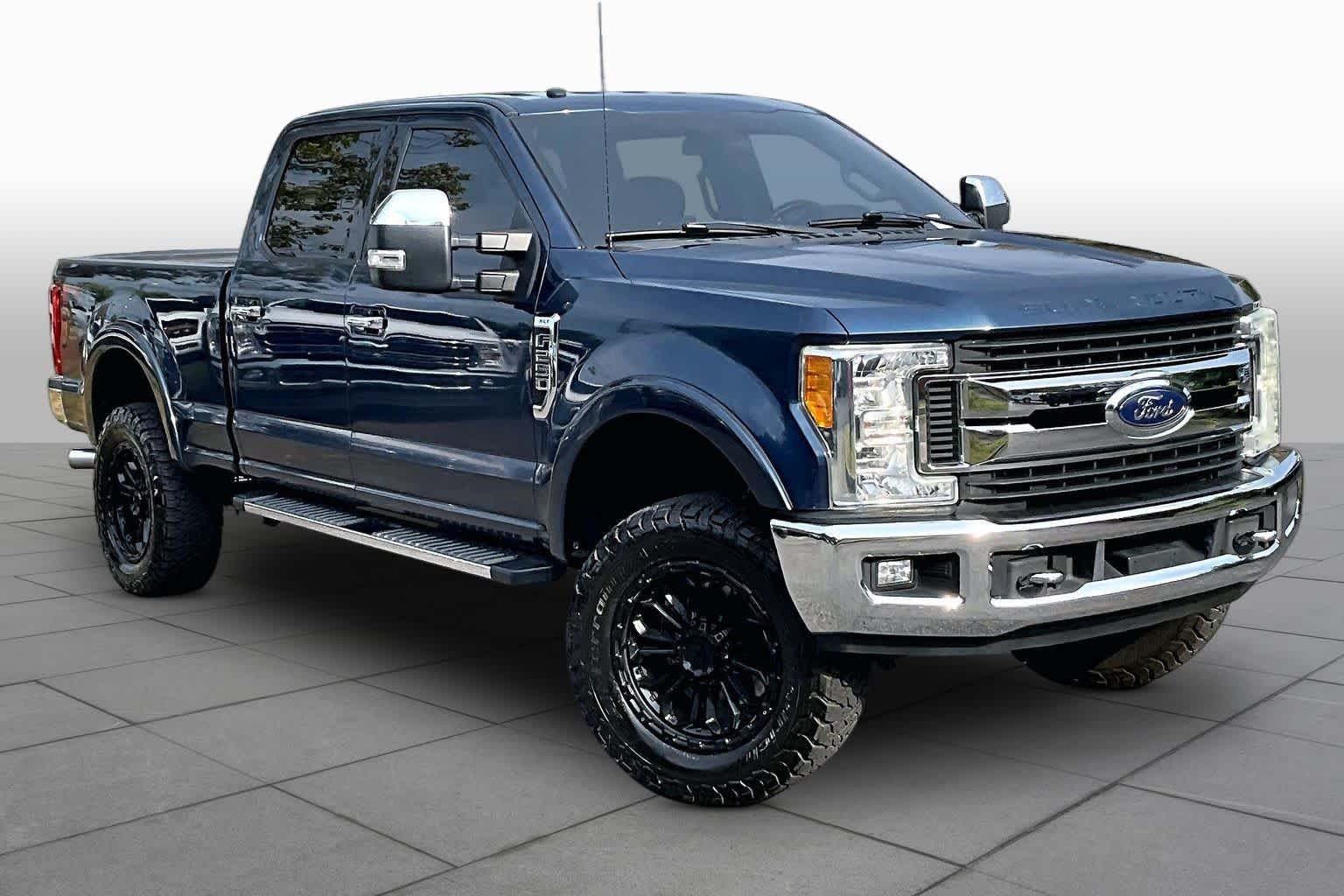 Used 2017 Blue Jeans Ford XLT image 3