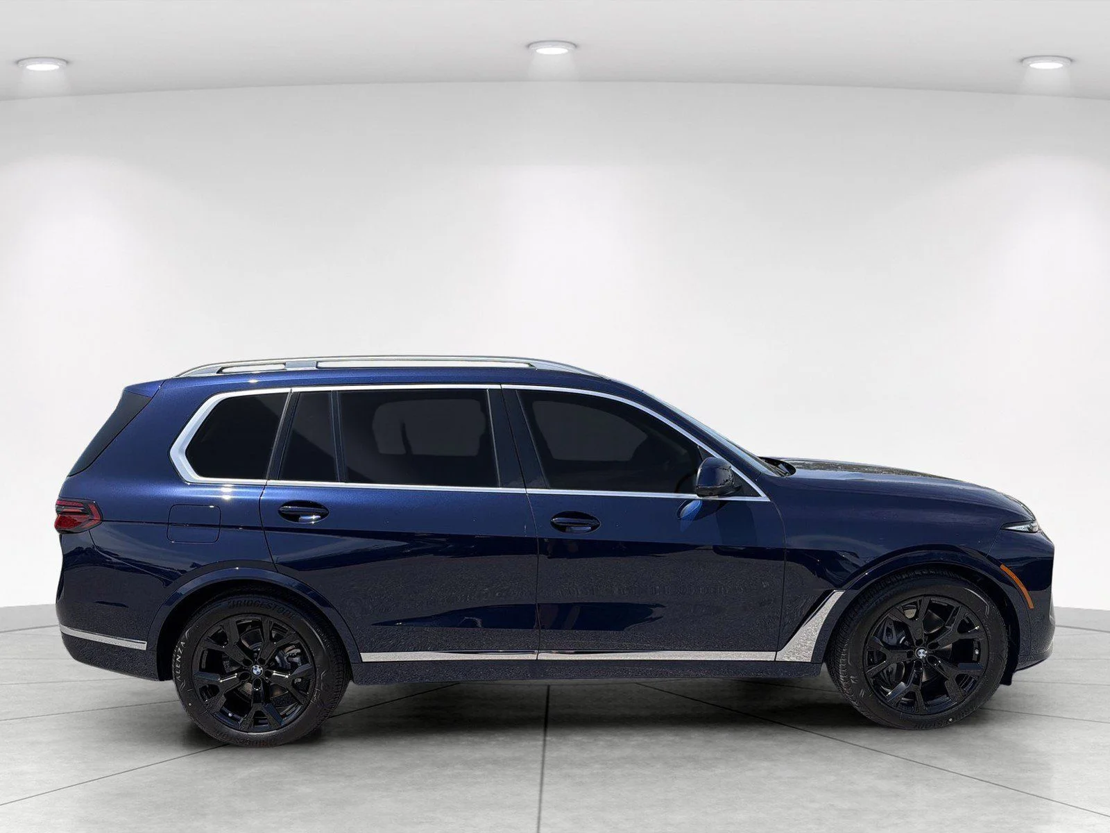 New 2027 Tanzanite Blue II Metallic BMW xDrive40i image 3
