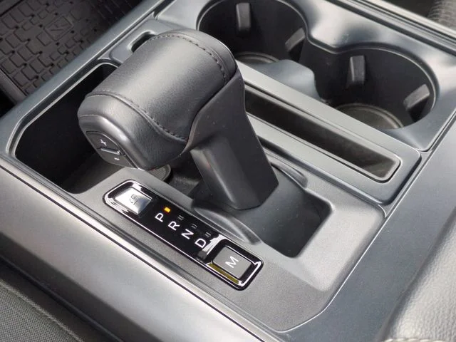 Used 2024 Blue Ford XLT image 25