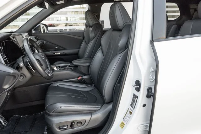 Used 2025 Wind Chill Pearl Lexus 500h F SPORT Premium image 13