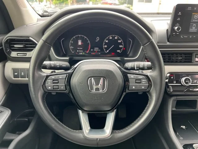 Used 2023 Platinum White Pearl Honda EX-L 8 Passenger image 19