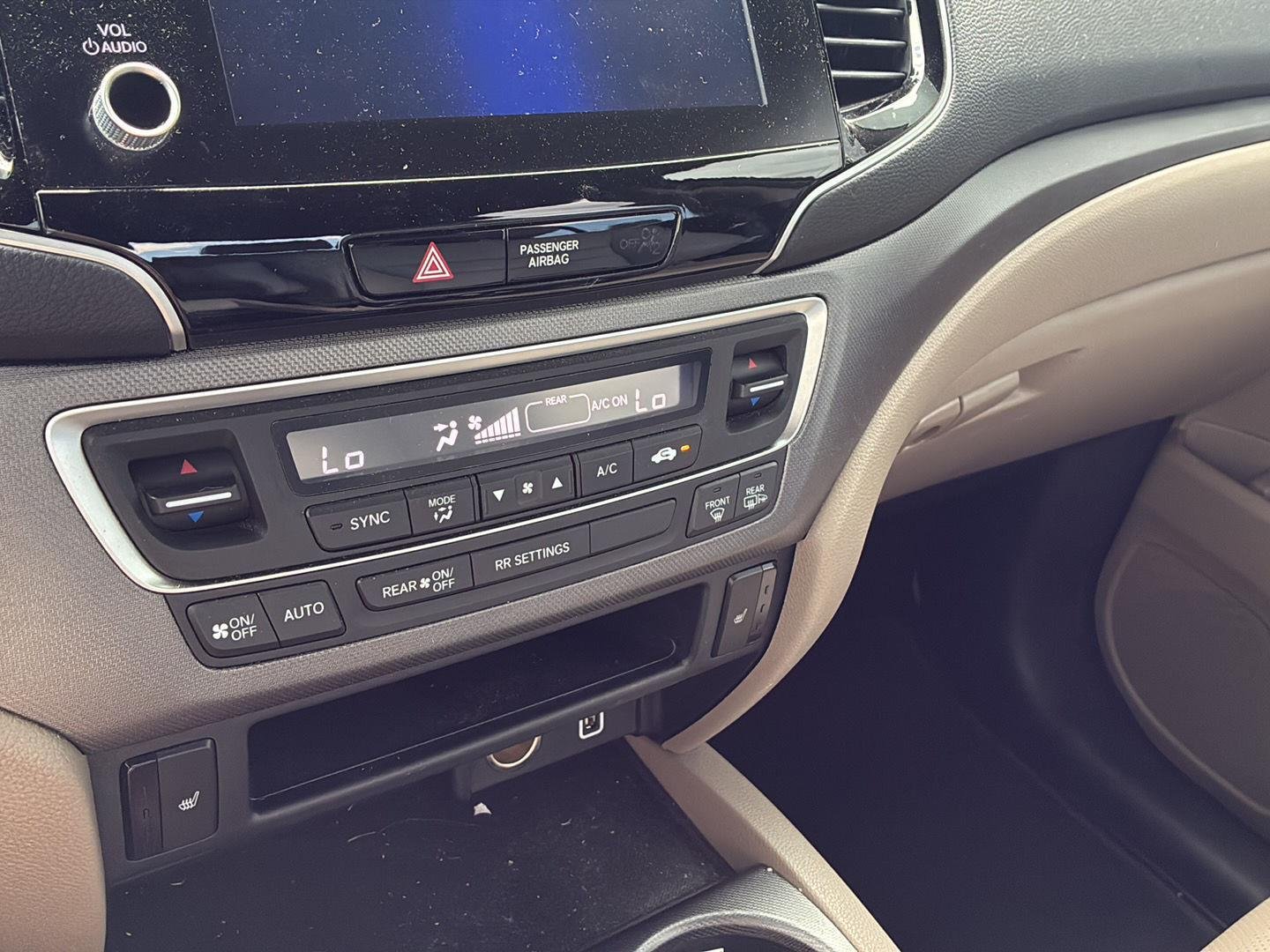 Used 2023 Platinum White Pearl Honda RTL image 4