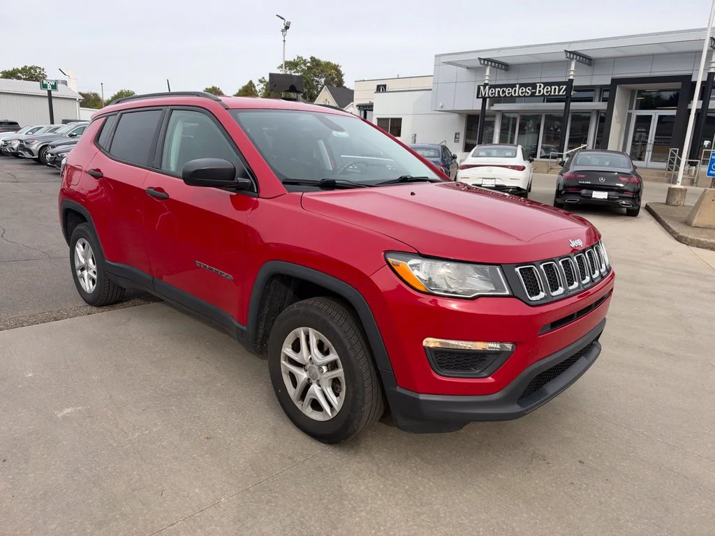 Used 2018 Red Jeep Sport image 3