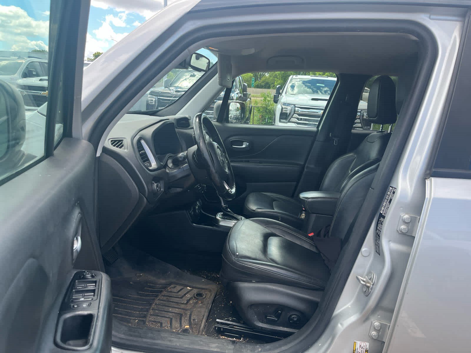 Used 2019 Glacier Metallic Jeep Limited image 8
