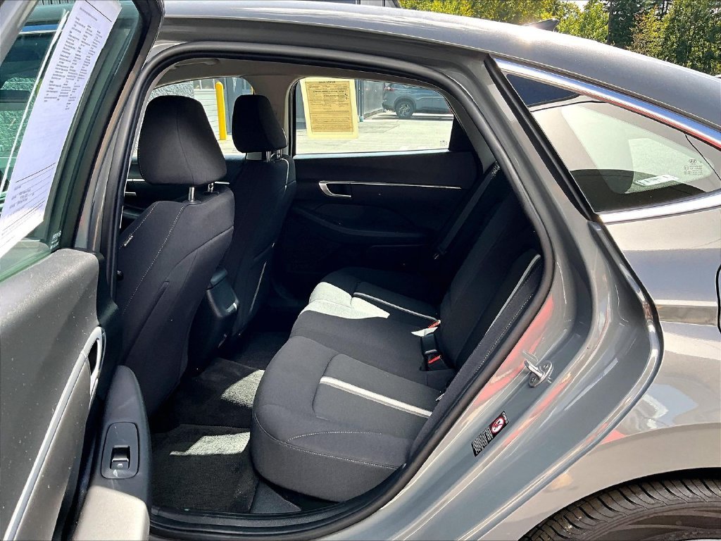 Used 2023 Gray Hyundai SEL image 14