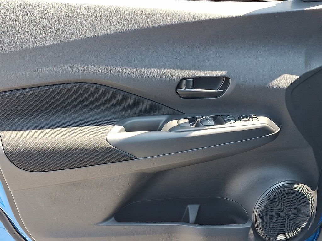 Used 2025 Blue Nissan S image 13